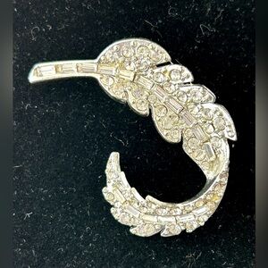Vintage Silver-tone and Rhinestone brooch/pin